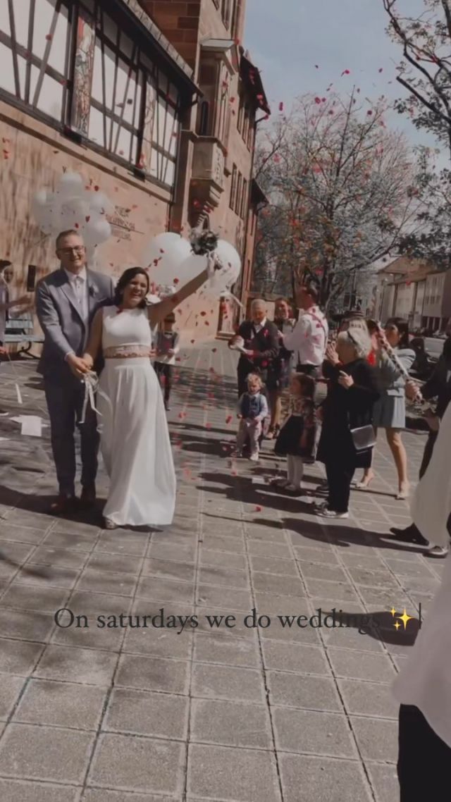 Die Hochzeits Saison hat offiziell gestartet 😍 wir freuen uns auf alle lieben Brautpaare, die wir dieses Jahr begleiten dürfen. 🤍

#weddingphotography #brautstylist #hairandmakeupartist #hochzeitsfotograf #fotografnürnberg #hochzeitsfotografmünchen #brautstylingnürnberg